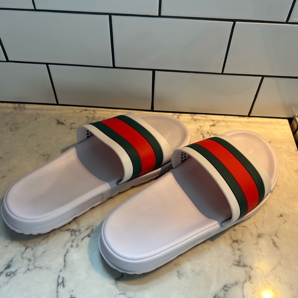 Gucci White Sandals with Red and Green Accents - Picture 1 of 2